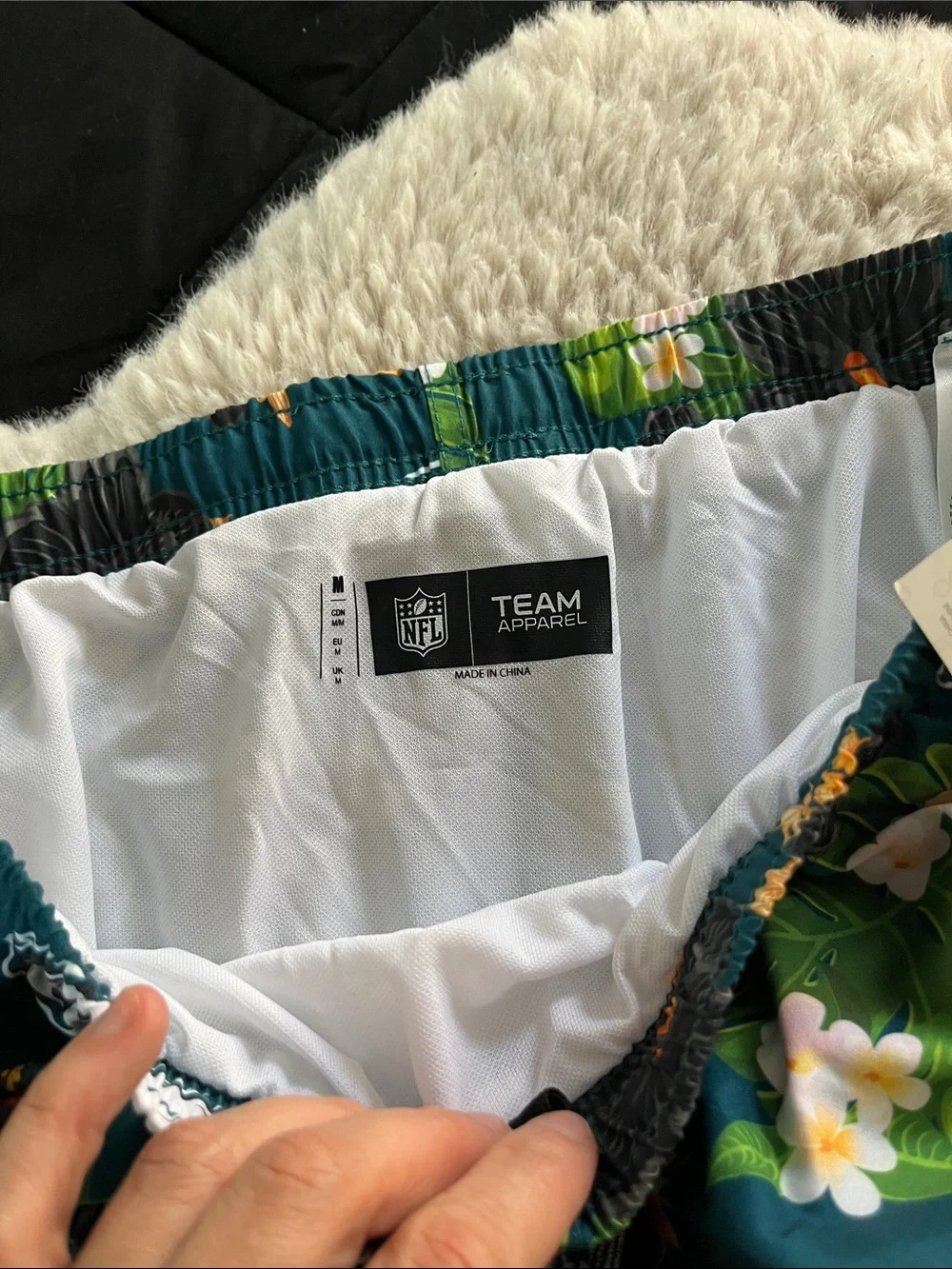 Eagles NFL swim trunks Medium NWT